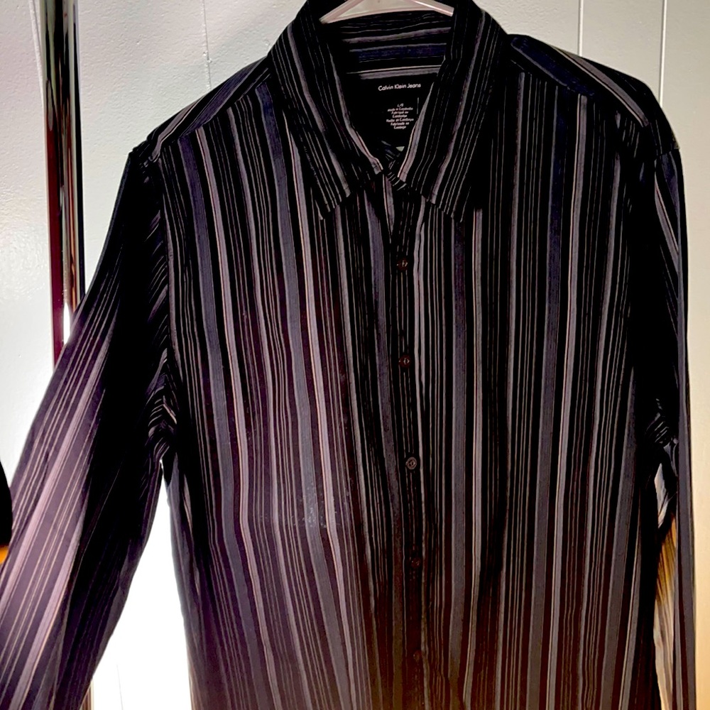 Kelvin Klein, size L for me black and gray.